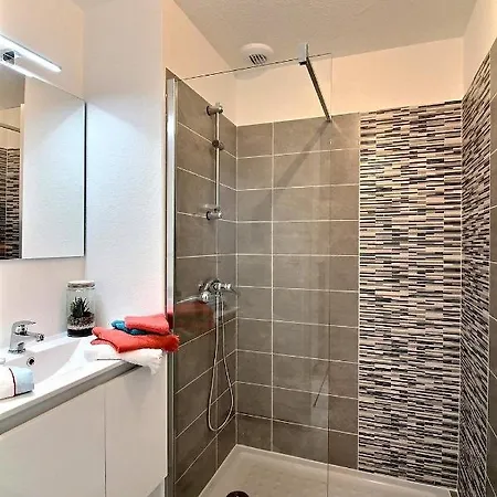Dans Résidence Avec Piscine Villa *