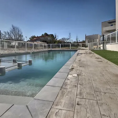 Dans Résidence Avec Piscine Villa *
